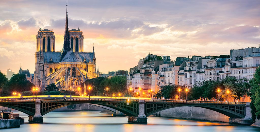 VIP Paris Yacht Hotel 4*