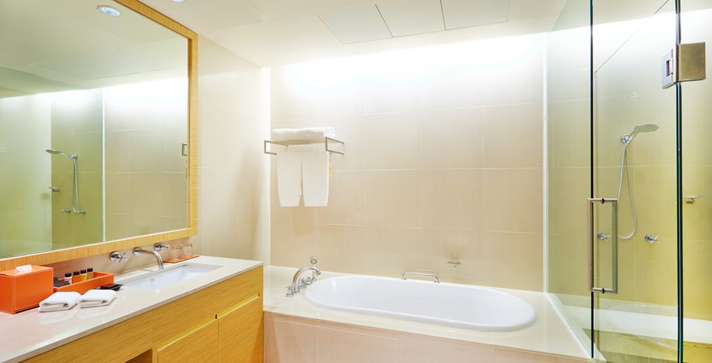 The Duchess Hotel and Residences Bangkok 4* + Renaissance Koh Samui Resort & Spa 5*