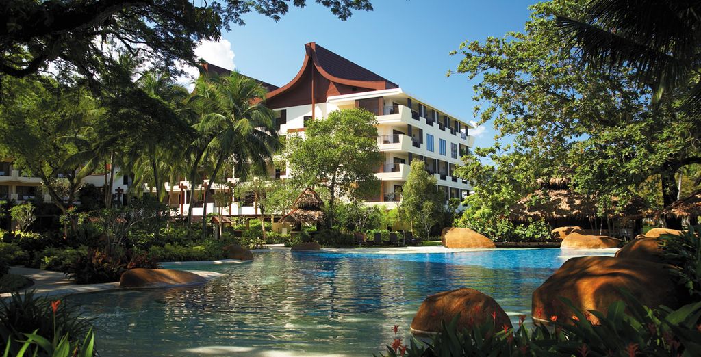 Shangri-La Kuala Lumpur & Shangri-La's Rasa Sayang 5* - Resort with private beach in Kuala Lumpur