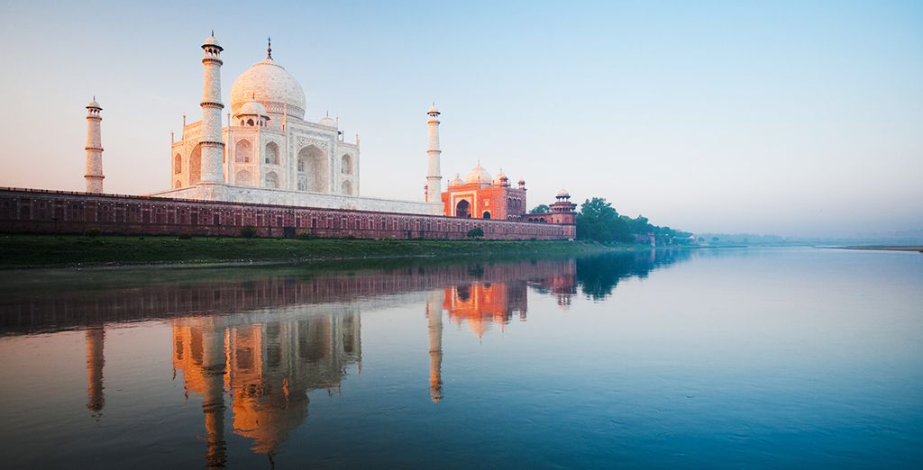 visit Taj Mahal, Agra, India