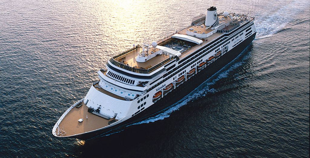 MS Volendam - Hong Kong or Singapore