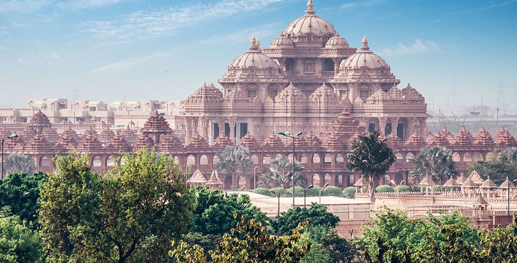 Taj Mahal & Ashram Yoga Retreat