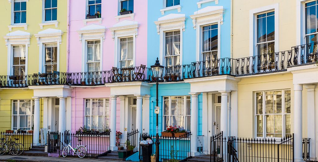 Explore the famous Nothing Hill district and its colourful facades