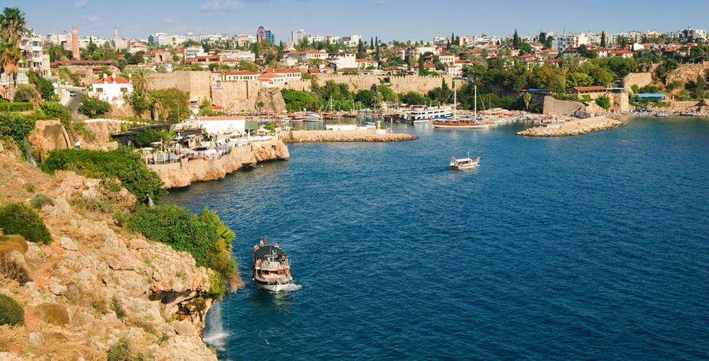 Visit the old harbour of Antalya