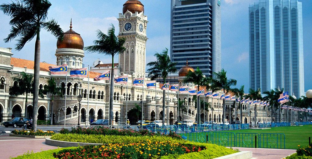 Discover the beauty and the history of the city of Kuala Lumpur