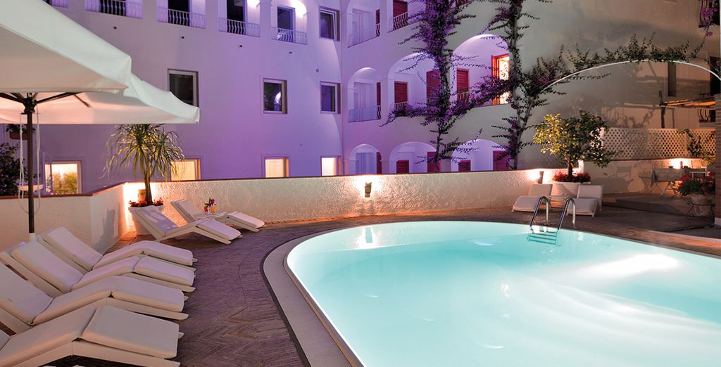 Hotel Villa Romana & Amalfi Coast Tour 4*