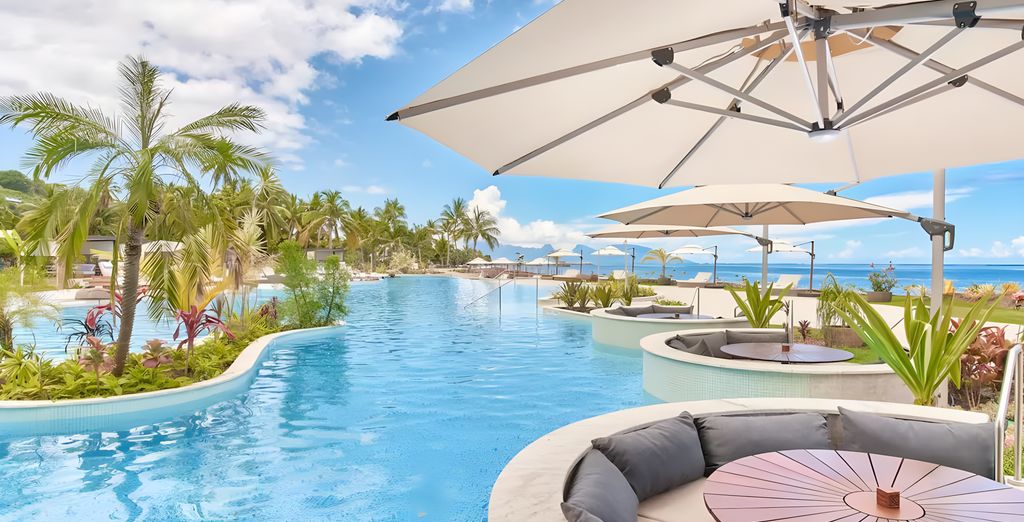 Hilton Tahiti 4* + Cook's Bay Resort Moorea + Royal Bora Bora