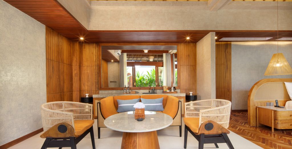 Asvara Luxury Resort & Spa Ubud 5*, Royal Avila Boutique Resort 5* e The Leaf Jimbaran 5*