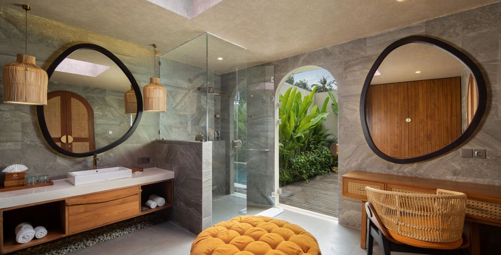 Asvara Luxury Resort & Spa 5*, Sudamala Resort, Senggigi 5* e Sini Vie Resort Seminyak by iNi Vie Hospitality 5*