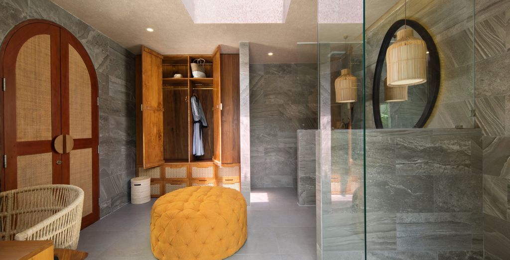 Asvara Luxury Resort & Spa 5*, Sudamala Resort, Senggigi 5* e Sini Vie Resort Seminyak by iNi Vie Hospitality 5*