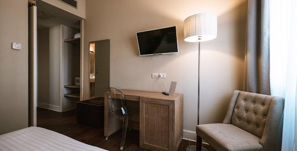 Hotel De La Ville 4*