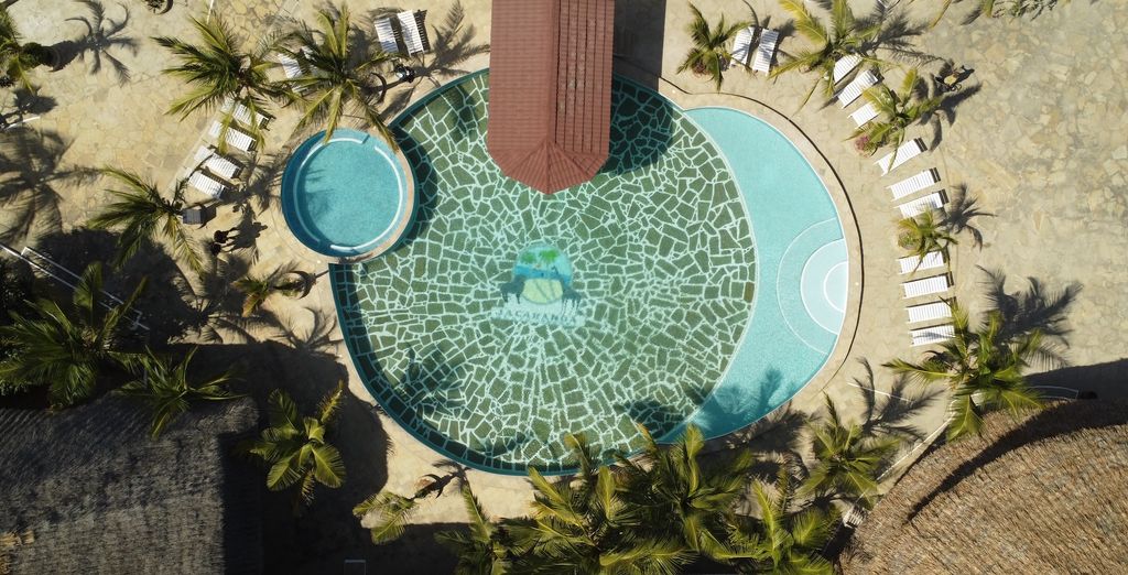 Jacaranda Beach Resort 4* con possibile safari da 1 a 3 notti
