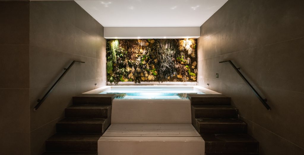 Hotel De La Ville 4*