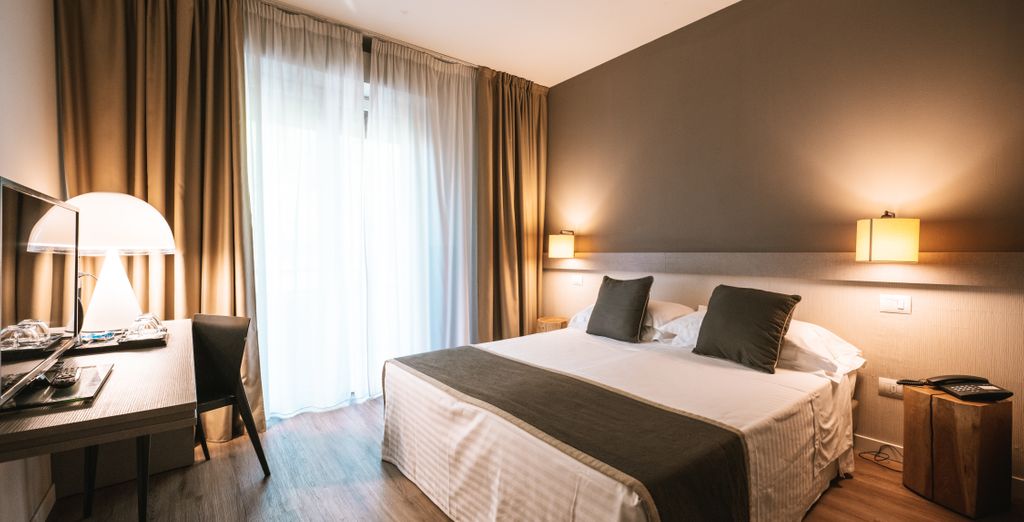 Hotel De La Ville 4*