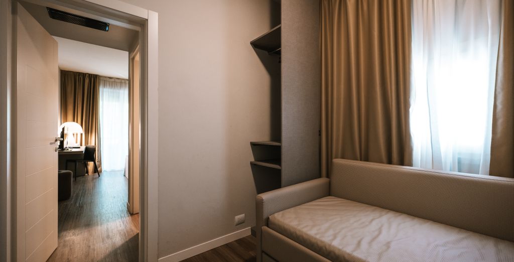Hotel De La Ville 4*