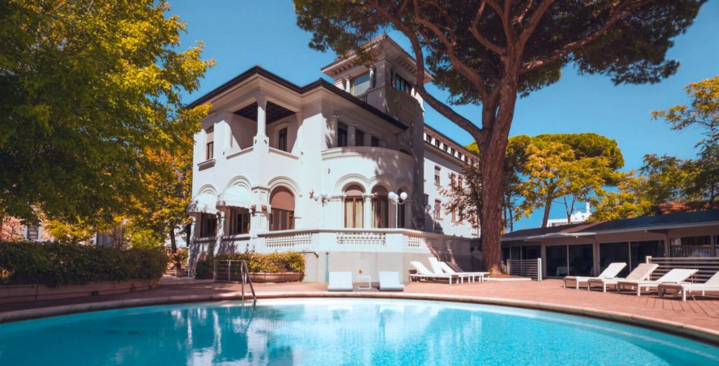 Hotel De La Ville Riccione 4*
