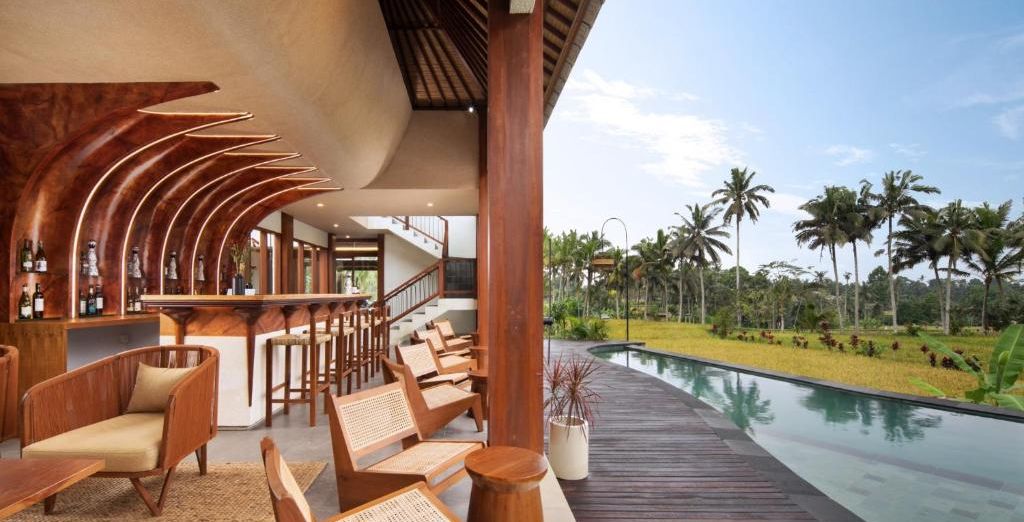 Asvara Luxury Resort & Spa Ubud 5*, Royal Avila Boutique Resort 5* e The Leaf Jimbaran 5*