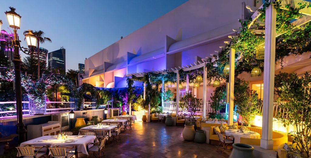 Sheraton Grand Doha Resort & Convention Hotel 5*, Stripes Kuala Lumpur 5* e Tanjong Jara Resort 5*