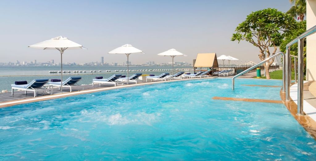 Sheraton Grand Doha Resort & Convention Hotel 5*, Stripes Kuala Lumpur 5* e Tanjong Jara Resort 5*