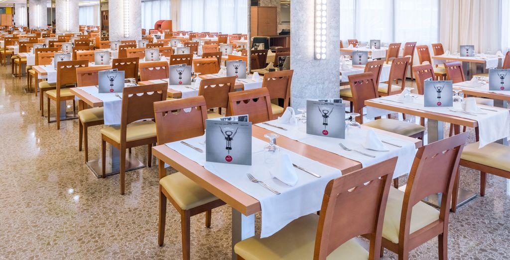 GHT Hotel Oasis Park & Spa 4*