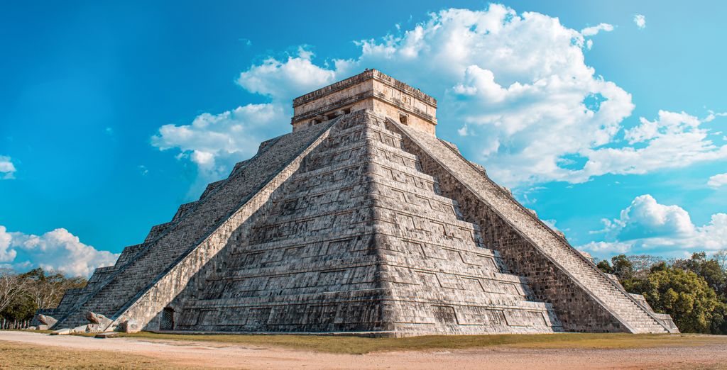 Circuito en grupo: Paseo Yucateco con posible extensión a la playa