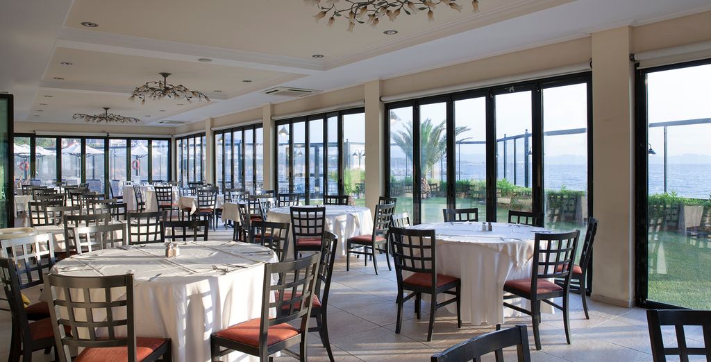 Ramada Attica Riviera