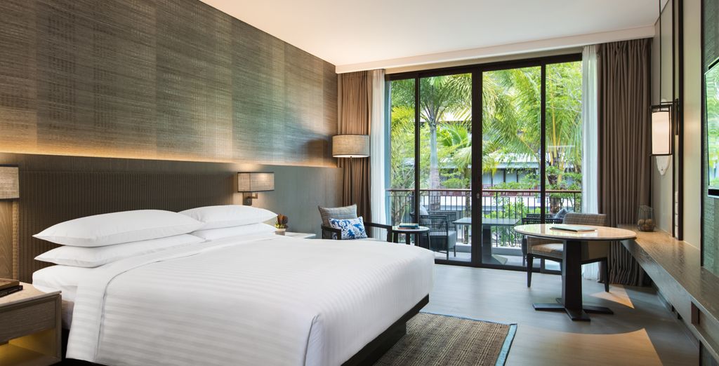 Grand Hyatt Abu Dhabi Hotel & Residences Emirates Pearl 5* e Phuket Marriott Resort and Spa, Nai Yang Beach 5*
