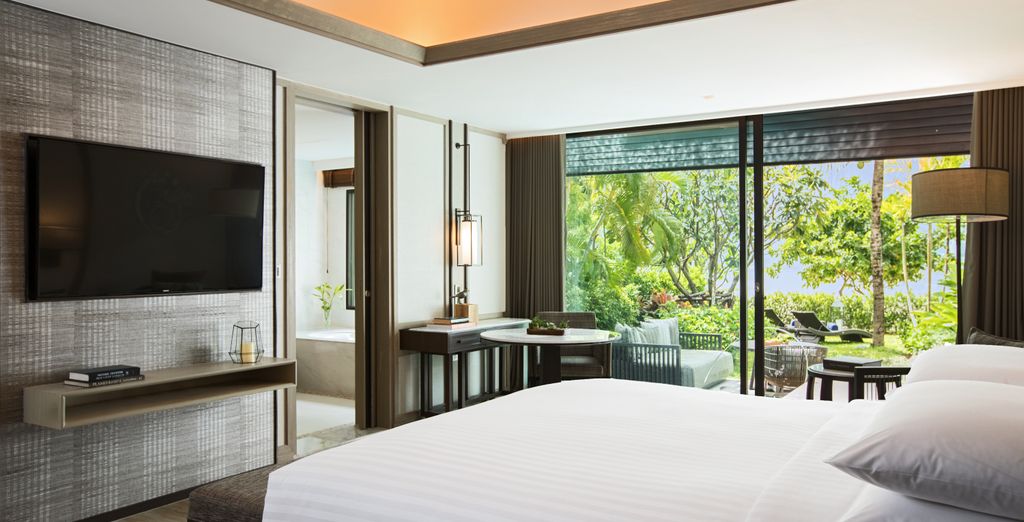 Grand Hyatt Abu Dhabi Hotel & Residences Emirates Pearl 5* e Phuket Marriott Resort and Spa, Nai Yang Beach 5*