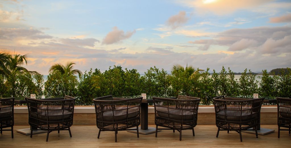 Grand Hyatt Abu Dhabi Hotel & Residences Emirates Pearl 5* e Phuket Marriott Resort and Spa, Nai Yang Beach 5*