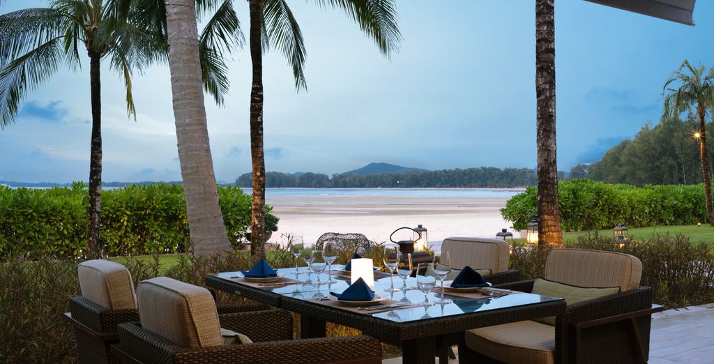 Grand Hyatt Abu Dhabi Hotel & Residences Emirates Pearl 5* e Phuket Marriott Resort and Spa, Nai Yang Beach 5*
