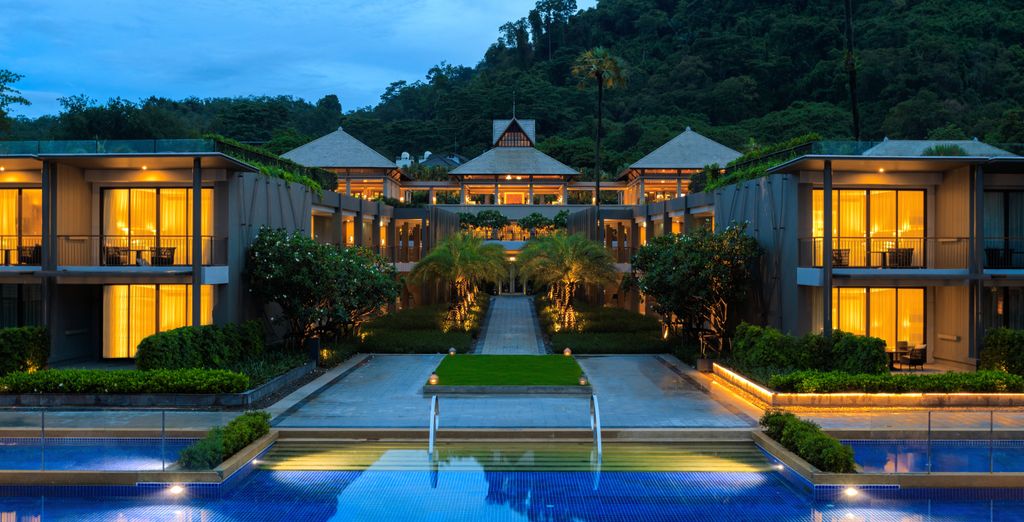 Grand Hyatt Abu Dhabi Hotel & Residences Emirates Pearl 5* e Phuket Marriott Resort and Spa, Nai Yang Beach 5*