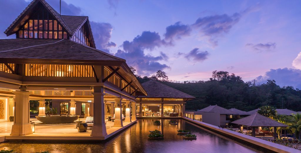 Grand Hyatt Abu Dhabi Hotel & Residences Emirates Pearl 5* e Phuket Marriott Resort and Spa, Nai Yang Beach 5*