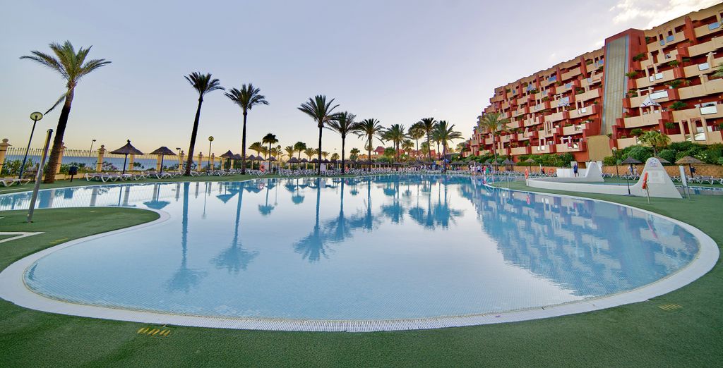 Ôclub Experience Holiday World Village 4*