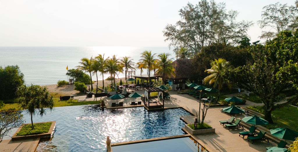 Hotel Stripes Kuala Lumpur 5* & Tanjong Jara Resort 5*