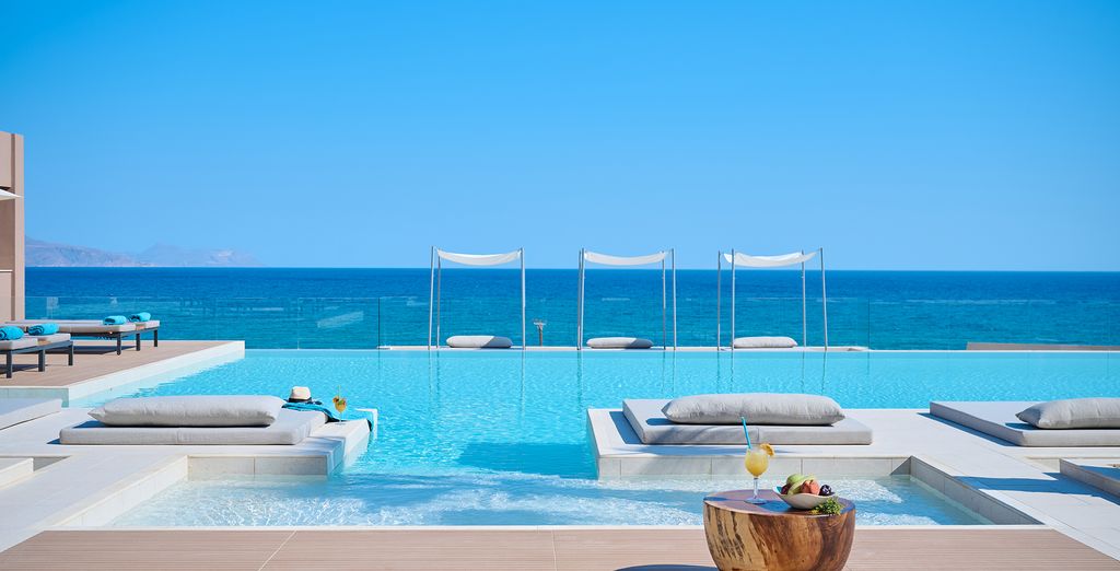 Oros Luxury Beach Resort 5*