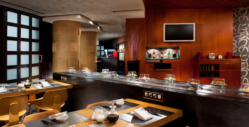 Jumeirah Emirates Towers 5*