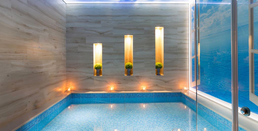 Jumeirah Emirates Towers 5*