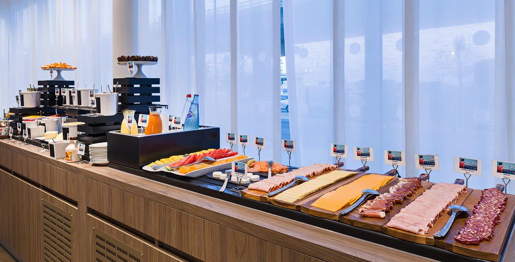 Hotel Golden Tulip Marseille Euromed 4*