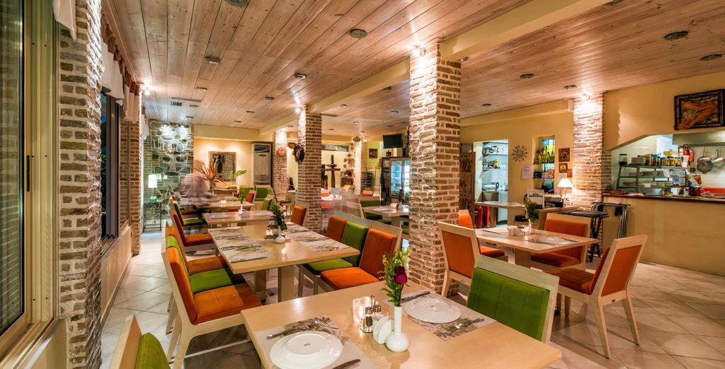 Hotel Koukounaria 4*