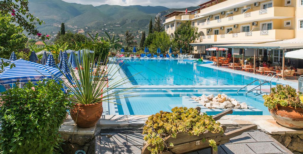 Hotel Koukounaria 4*