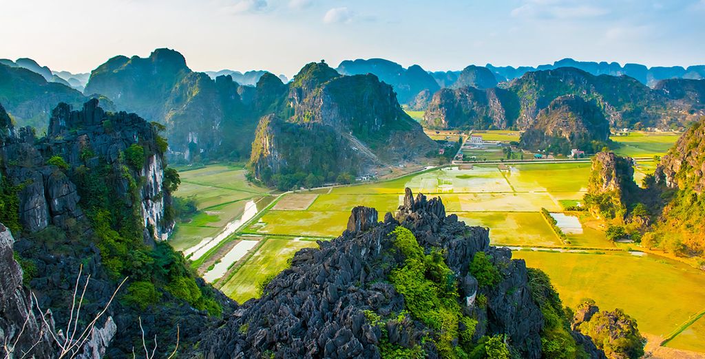 Tour privato: Tra i sorrisi del Nord con possibile estensione a Ho Chi Minh e Mui Ne 