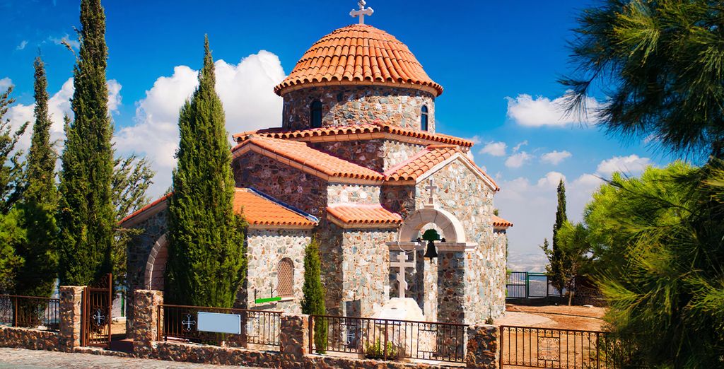 Radisson Beach Resort Larnaca 4*