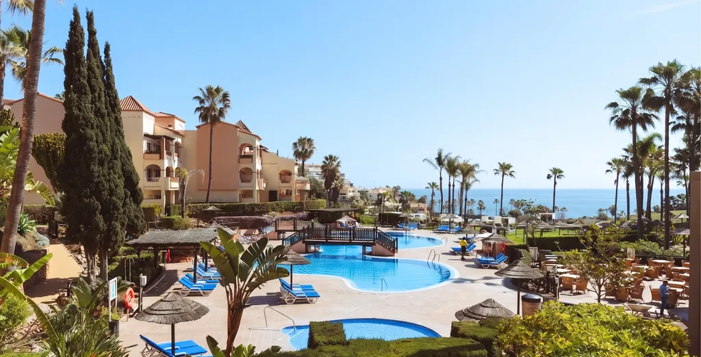 Aparthotel Wyndham Grand Costa del Sol 4*