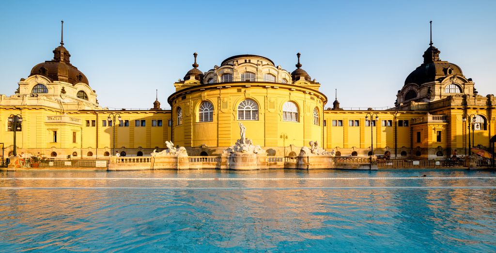 Hotel NH Budapest City 4*