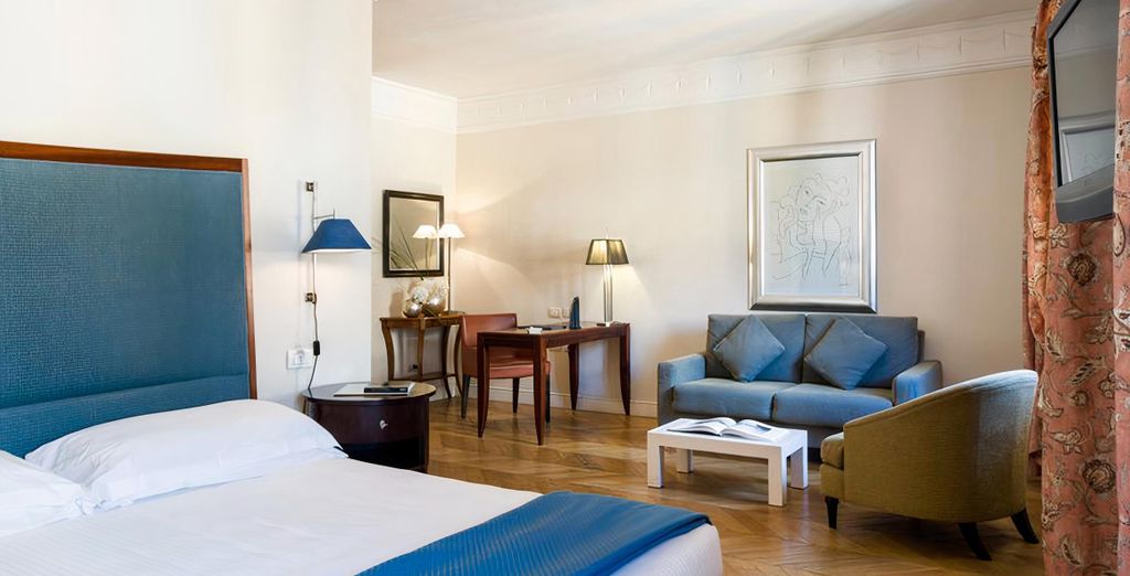 Luxe Rose Garden Hotel 4*