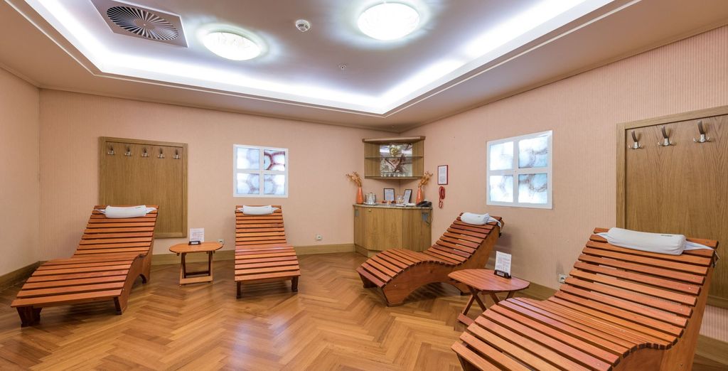 Lindner Hotel Prague Castle 4*