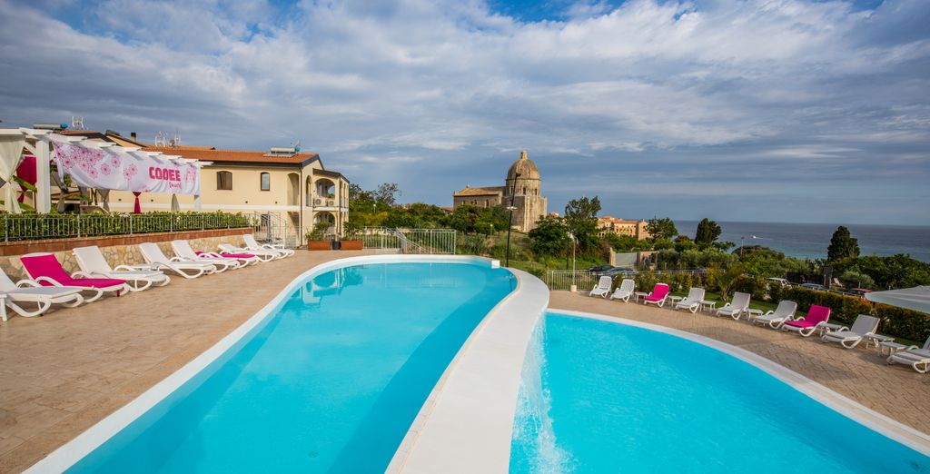 COOEE Michelizia Tropea Resort 4*