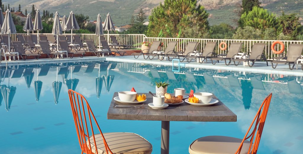 Hotel Koukounaria 4*