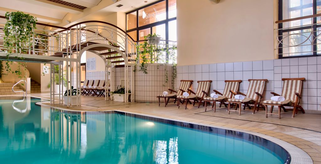 Hotel Corinthia St. George's Bay 5* 