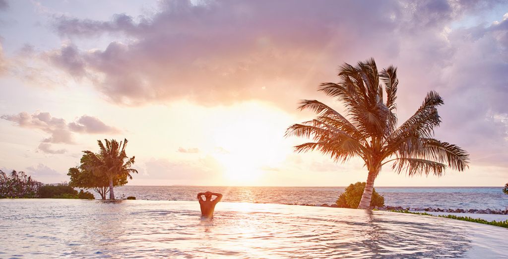 LUX* South Ari Atoll Resort & Villas 5*